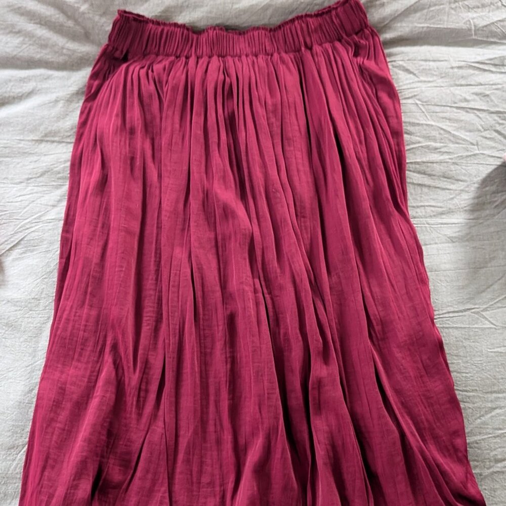 Pleated Midi Skirt with lining